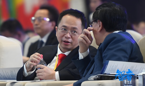 周鸿祎2_副本1.jpg 周鸿祎2_副本1.jpg