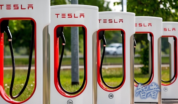 特斯拉超级充电站_副本.jpg