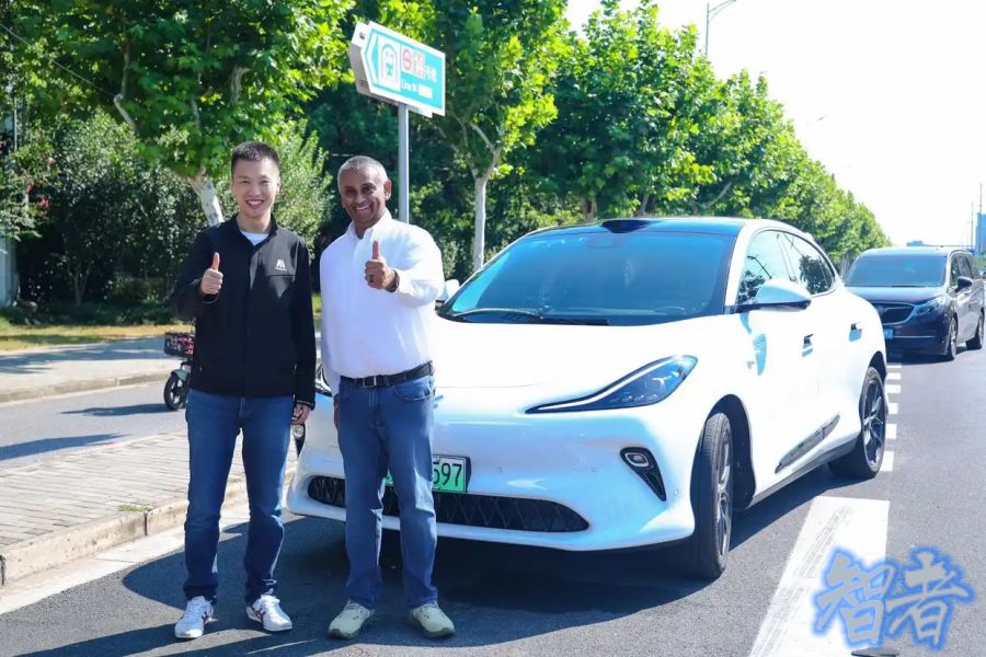 Uber 与 Momenta 联合官宣,Robotaxi 将在德国慕尼黑首发.jpg Uber 与 Momenta 联合官宣,Robotaxi 将在德国慕尼黑首发.jpg